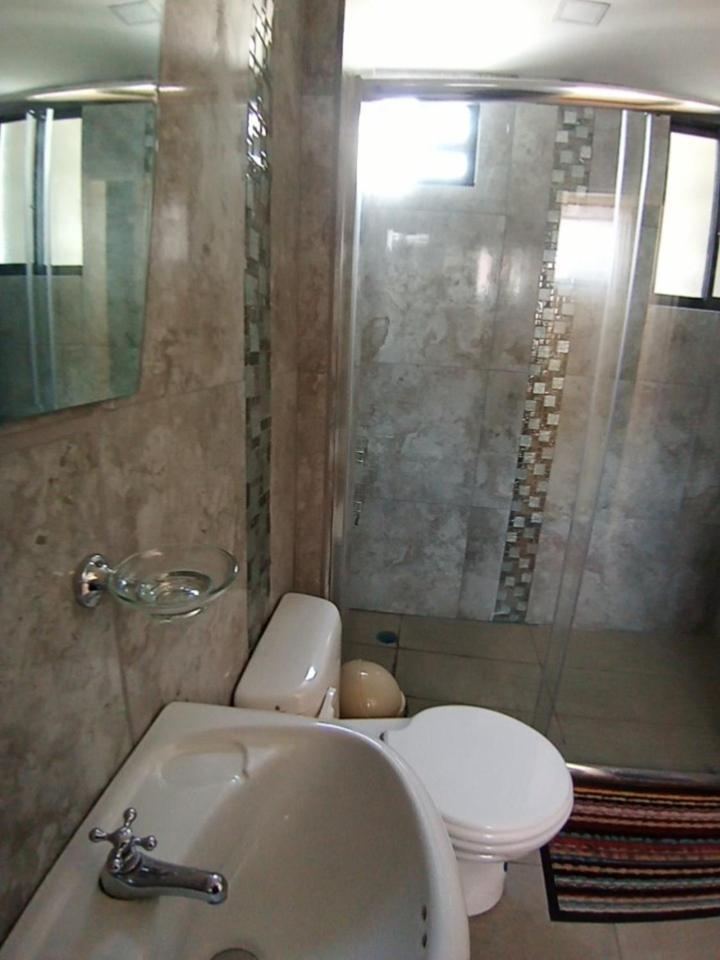 Hostal Atlantis Quito Eksteriør billede